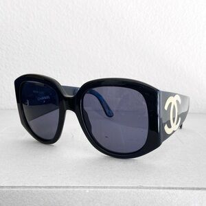 CHANEL Vintage 1990‘s Oversized Runway Sunglasses